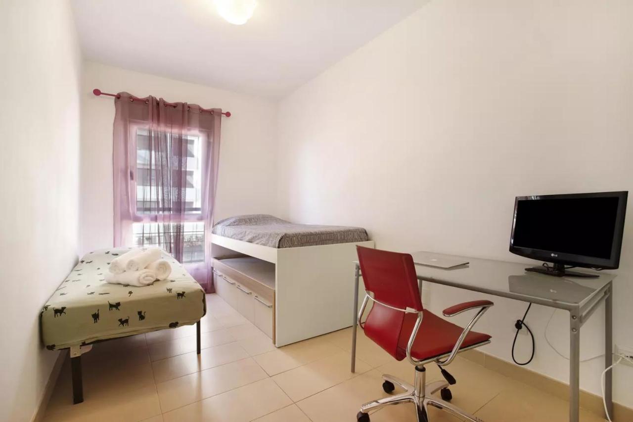 Malaga Campus Apartment Parking Included מראה חיצוני תמונה