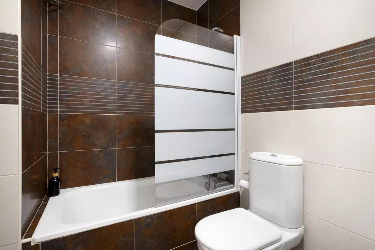 Malaga Campus Apartment Parking Included מראה חיצוני תמונה