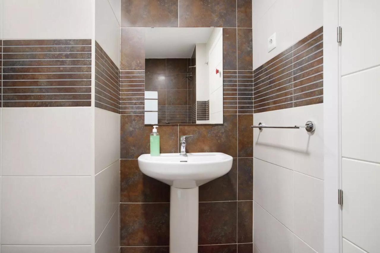 Malaga Campus Apartment Parking Included מראה חיצוני תמונה